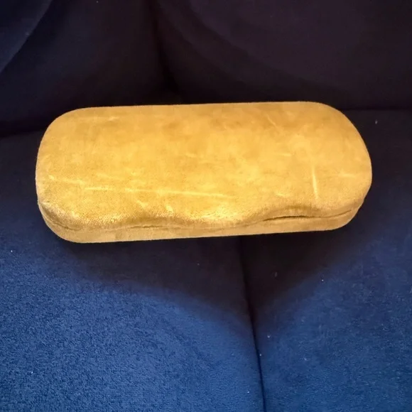 Gucci Tortoiseshell Sunglasses - Picture 5 of 5